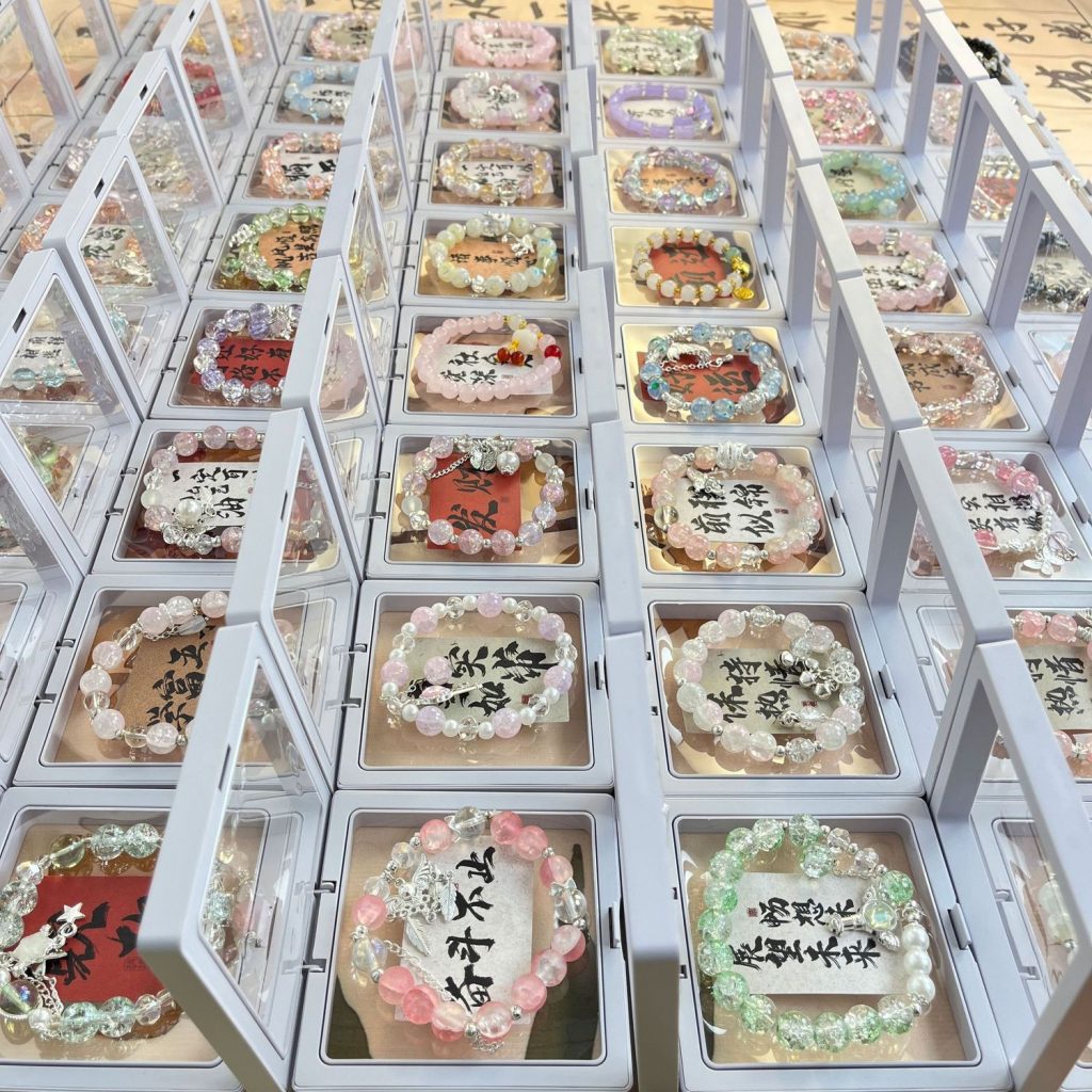 新款琉璃成品手链精美包装装过年夜市摆摊批发冬季爆款新中式手串